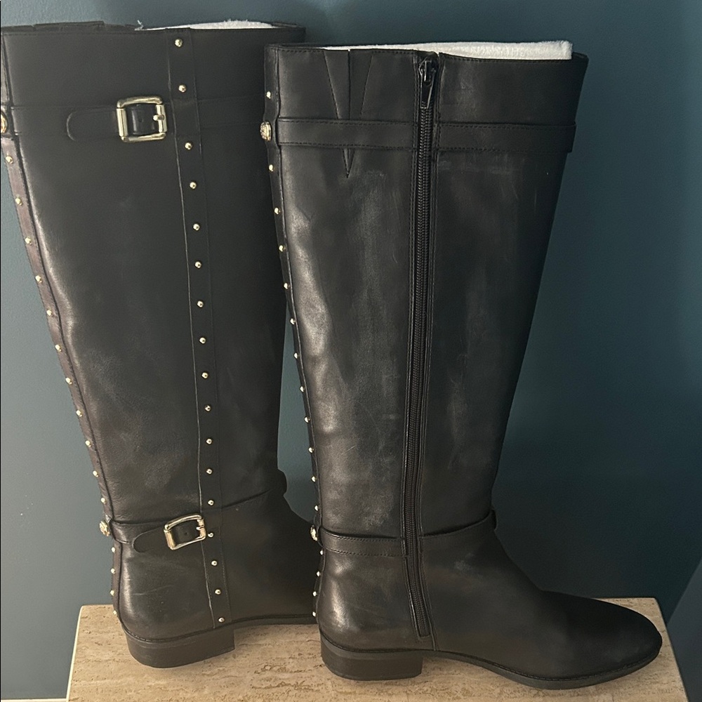 Black Leather Knee-High Boots - Picture 2 of 3